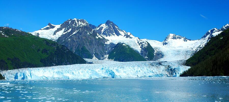 Embárcate en un crucero por los glaciares del estrecho Prince William.